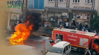 Motosiklet alevlere teslim oldu: sürücü kendini kurtardı