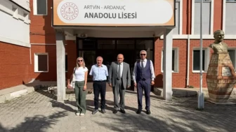 Ardanuç İlçe Milli Eğitim Müdürü İnan, Anadolu Lisesi'nde öğretmen ve öğrencilerle buluştu