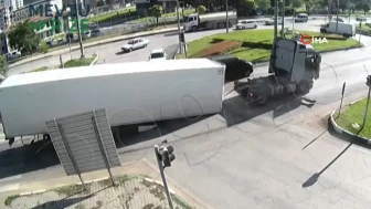 Amasya'da Tır Dorsesi Yolda Tehlike Yarattı