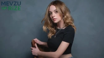 Melis Sezen kimdir?