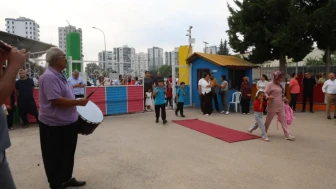 Adana'da Okul Zilinin Çalmasıyla Öğrencilere Davul Zurna Show!