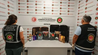 Antalya Havalimanı'nda Uyuşturucu Operasyonu: 18 Kilo 921 Gram Metamfetamin Yakalandı!