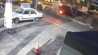 Antalya'nın Sokaklarında Dehşet Anı: Araçtan Saniyelerle Kurtulan Şanslı Birey!