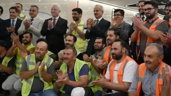 Ulaştırma Bakanı Uraloğlu'ndan önemli açıklama: Ulaşım sektöründe tarihi zirveler aşıldı!