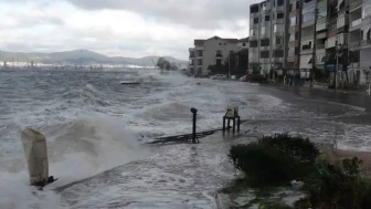 Batı Karadeniz'de Şiddetli Fırtına Alarmı Verildi!