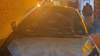Batman'da park halindeki otomobilde çıkan yangın söndürüldü