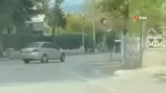 Bursa’da otomobil sürücüsünün drift yaptığı anlar kamerada