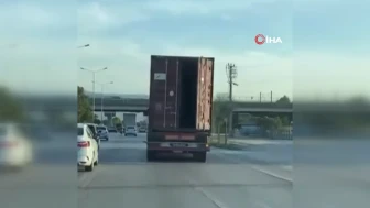 Bursa'da Trafik Güvenliğini Tehdit Eden Tır: Dorse Kapağı Açık Bırakıldı!