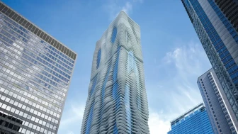 Chicago'nun Aqua Tower'ı: Dalgalı Tasarımıyla Şehre Renk Katıyor