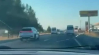 Diyarbakır'da makas atarak ilerleyen sürücü trafiği tehlikeye attı