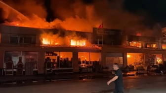 Eskişehir'de sanayi sitesinde korkutan yangın! Alevler her yeri sardı: Ekipler müdahale ediyor