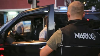 Eskişehir'de uyuşturucu baskını ! Esrar, kokain ve 2 hassas terazi ele geçirildi