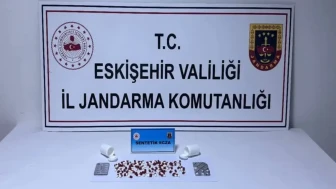 Eskişehir’de yolcu otobüsünde uyuşturucu operasyonu : 128 hap ele geçirildi