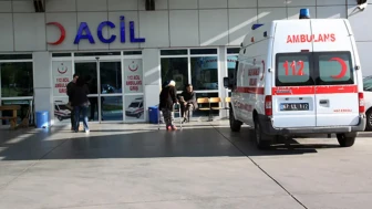 Evinde düşerek mahsur kalan 90 yaşındaki kadın hastaneye kaldırıldı