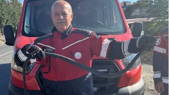 Hatay Samandağ’da bahçeye giren bir buçuk metrelik yılan yakalandı
