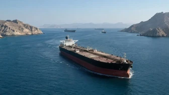 Hürmüz'de petrol trafiği hızlandı: Milyonlarca varil boğazdan geçti