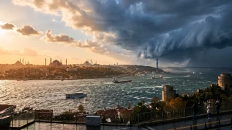 İstanbul'da hava bir anda değişiyor! Herkes sıcak beklerken kuzeyden giriş yaptı