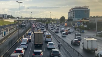 İstanbul'da okulların ikinci gününde trafik yoğunluğu yüzde 58'e ulaştı