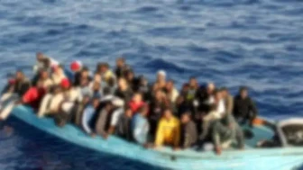İzmir'de düzensiz göç operasyonları : 3 ilçede 73 kişi yakalandı