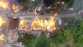 Kastamonu'da 11 evin kül olduğu yangında enkazlar kaldırılıyor