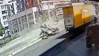 Kayseri'de tır ile çarpışan otomobil takla attı: Sürücünün burnu bile kanamadı