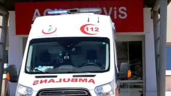 Küçükçekmece'de bıçaklı saldırı: Kaldırımda yürüyen şahıs ağır yaralandı