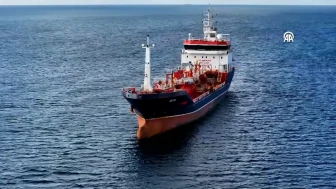 Gemi kazasına karışan ALSU isimli ticari gemi, Silivri açıklarında bekletiliyor