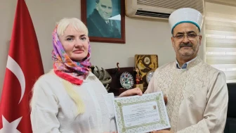 Mersin'de Rus Kadın İslam'ı Seçti: Artık Güneş Adıyla Anılacak!