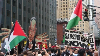 New York'ta Netanyahu protestosu : Binlerce kişi BM'ye doğru yürüdü