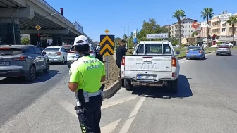"Park Halindeki Şüpheli Kamyonet, Güvenlik Ekiplerini Harekete Geçirdi"