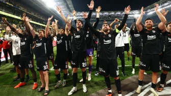 Fenerbahçe, Beşiktaş'a 2-1 yenilerek Süper Lig'de 4. haftayı geride bıraktı