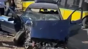 Siirt'te Otomobil ile Belediye Otobüsü Çarpıştı: 1 Kişi Yaralandı