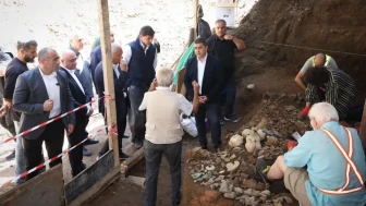 "Yol Çalışmasında Tarihi Keşif: 1000 Yıllık Sır Ortaya Çıktı!"