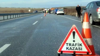 Sivas'ta Trafik Kazası: İki Araç Çarpıştı, Beş Kişi Yaralandı