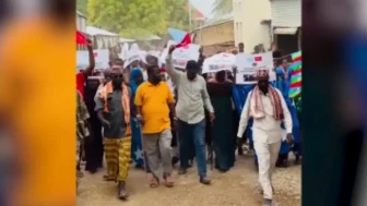 Somali sokaklarında Türkiye sesleri! Binlerce kişi Teşekkürler Türkiye dedi