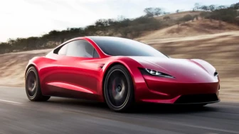 Tesla Roadster için geri sayım başladı: Yıllardır beklenen model sahneye çıkıyor