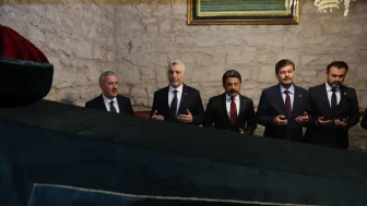 Ticaret Bakanı Bolat, Kırşehir'de 39. Ahilik Haftası'nı Dua ve Coşkuyla Karşıladı!
