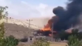 Yahyalı'da Saman Yangını Evleri Tehdit Etti: Büyük Hasar Meydana Geldi