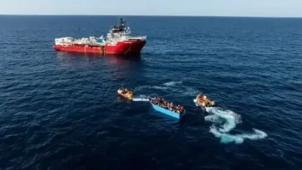 Yunanistan Açıklarında Göçmen Teknesi Alabora Oldu: 1 Kişi Hayatını Kaybetti, 25 Kayıp!