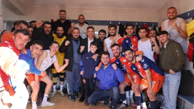 Maçka Belediyespor, Erzincangücü'nü 3-0 yenerek zirveye koşuyor!