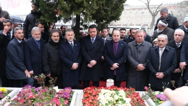 Erbakan, 15. ölüm yıldönümünde dualarla anıldı: "Bu millet yine ayağa kalkabilir" mesajı verildi.