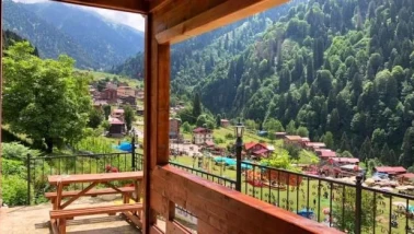 Rize’de Nerede Kalınmalı? Merkez mi İlçeler mi Daha Avantajlı? İşte Bilmeniz Gerekenler