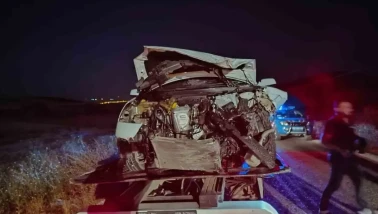 Isparta'da Trafik Kazası: İki Araç Çarpıştı, Üç Kişi Yaralandı