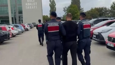 Bolu'da kuyumculara sahte altın satmaya çalışan 3 şüpheli tutuklandı