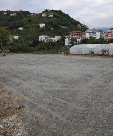 Yomra Belediyesi'nden Yeni Otopark ile Kent Meydanı Sürecine Destek