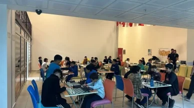 Ardanuç’ta Cumhuriyet Bayramı Satranç Turnuvasına Öğrencilerden Katılım