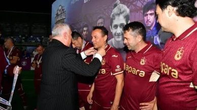 Trabzon’da “Efsanelerle Yeniden Futbol Turnuvası” Duygusal Finalle Sona Erdi