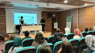 Artvin'de Öğrencilere Yurt Yaşamına Uyum Konferansı Düzenlendi