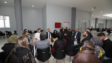 Rektör Elmastaş, Güzel Sanatlar Fakültesi’nde Öğrencilerle Buluştu ve Atölye İncelemelerinde Bulundu