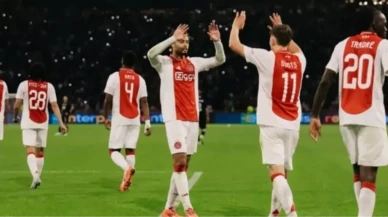 Ajax Hangi Ülkenin Takımı? Kadro Değeri ve Ligdeki Durumu Hollanda'nın ünlü futbol kulübü Ajax, Avrupa'nın tarih kokan takımlarından biri olarak dikkat çekiyor. Kulübün güncel kadro değeri ise yaklaşık olarak 300 milyon Euro civarında seyrediyor. Ajax, kendi liginde, Eredivisie'de ise önemli bir rekabetin içinde yer alarak şu anda liderlik mücadelesi vermekte.